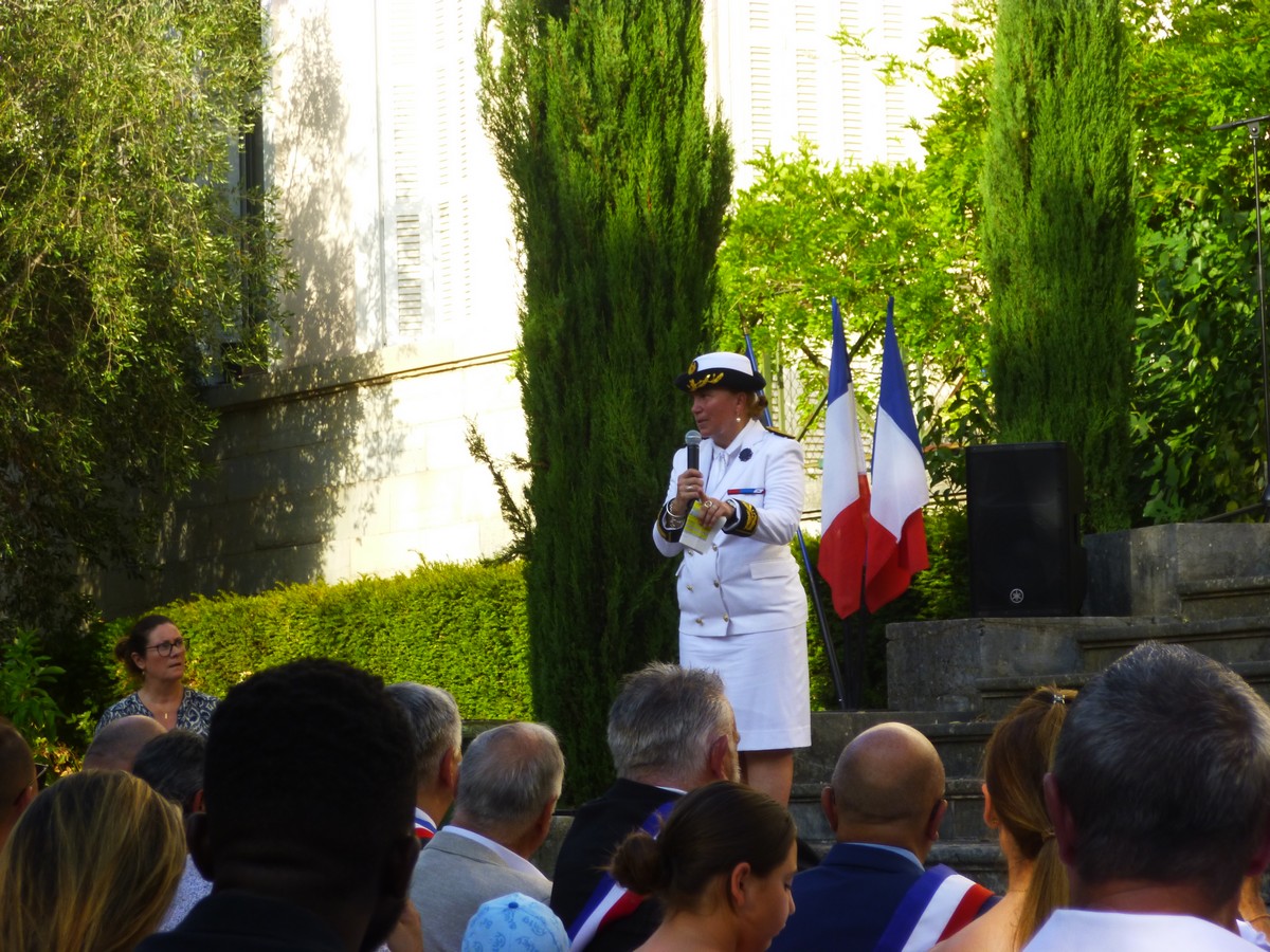 cérémonie d’accueil des nouveaux Français en sous-préfecture de Draguignan
